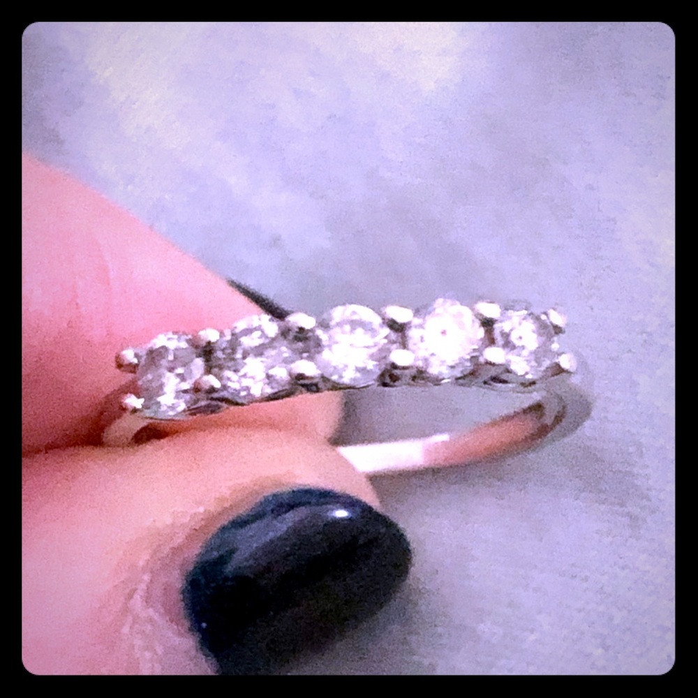14 k white gold and diamond ring
